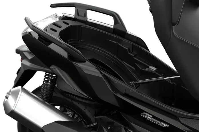 Discover the 2025 BMW C 400 GT: Enhanced Tech, Safety, and Convenience 3 2025 BMW C 400 GT