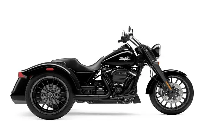Harley-Davidson Unveils Stunning 2025 Motorcycle Lineup 5 2025 Freewheeler Vivid Black with Black Trim rider.episodeupdate.com
